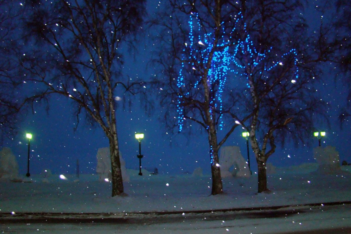 Картинки снега ночь. Зима. К вечеру. Снег ночью. Ночной снегопад. Снежный вечер.
