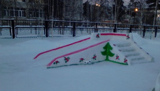 Снежные горки в садике