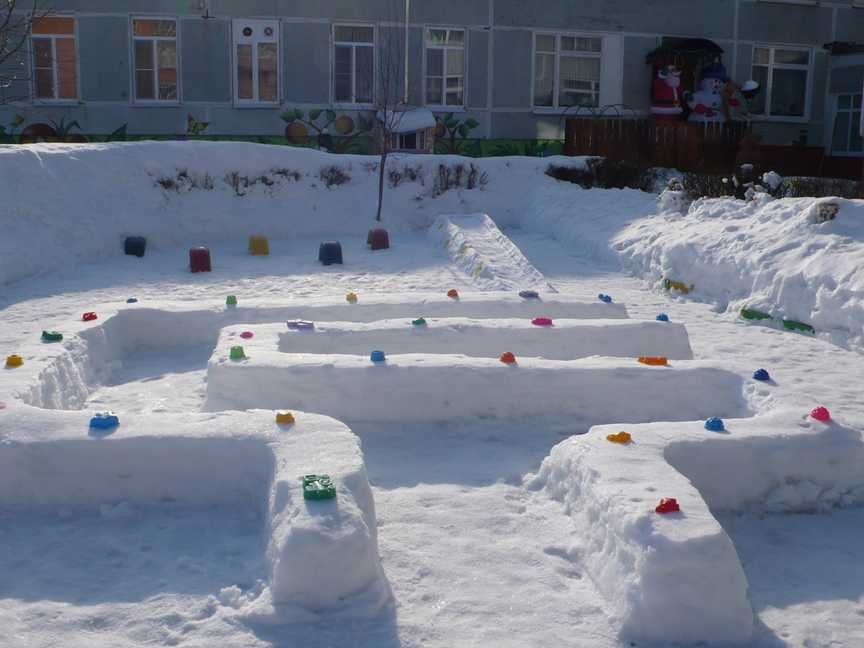 Снежные фигуры, постройки из снега. Оформление зимних участков