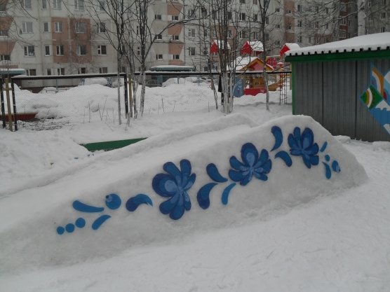 Композиция из снега для детского сада