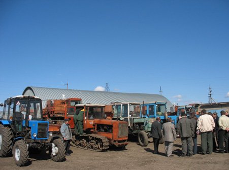 Машинно-тракторный парк совхоза