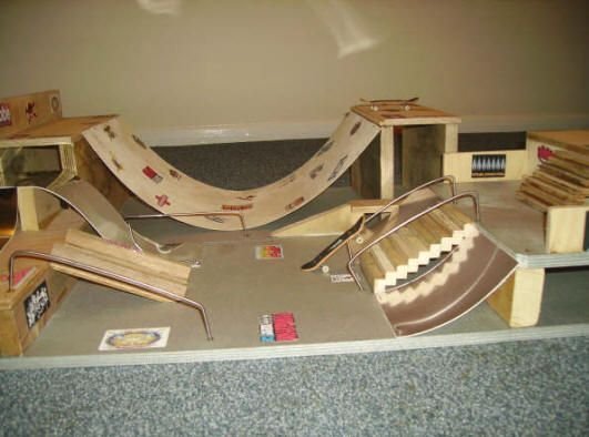 Скейтпарк для фингерборда из картона