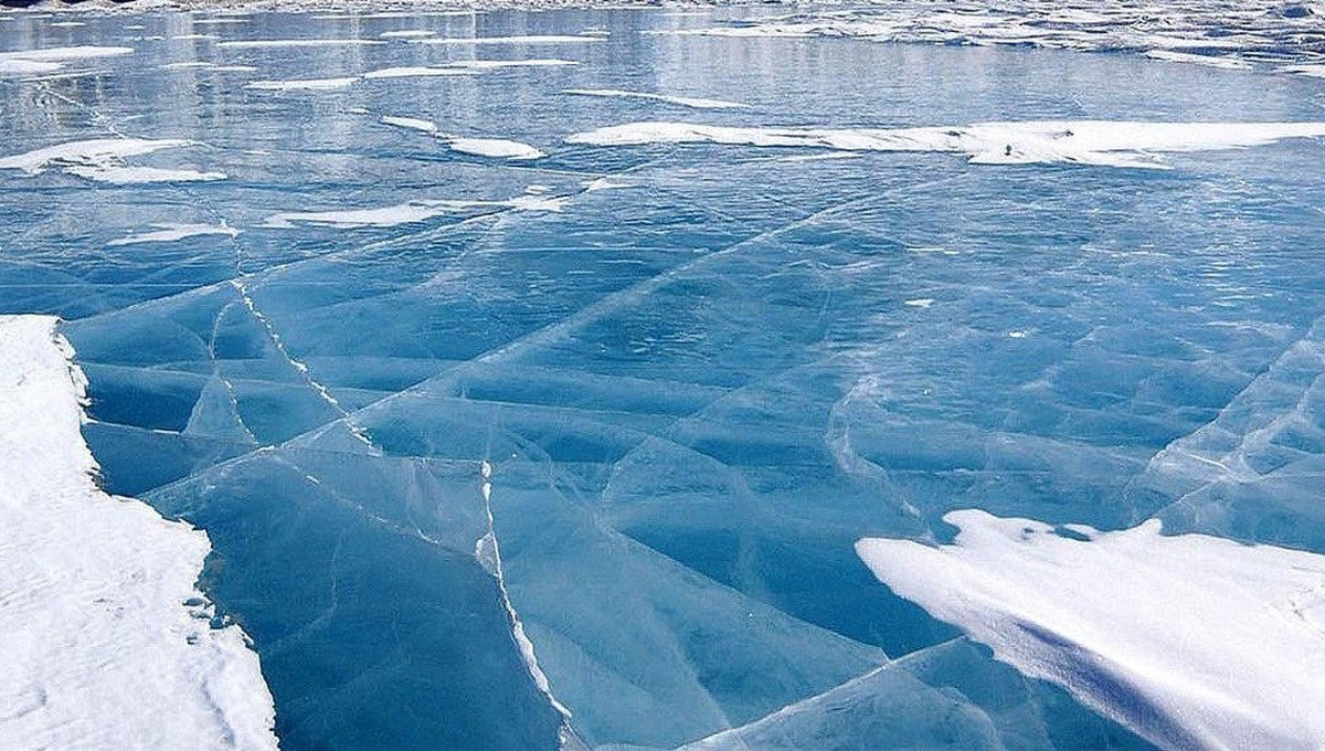 Снег замерзшая вода