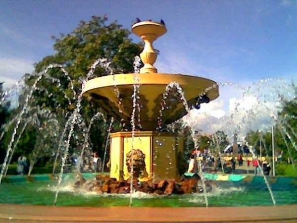 Фонтан в Комсомольском парке Череповец