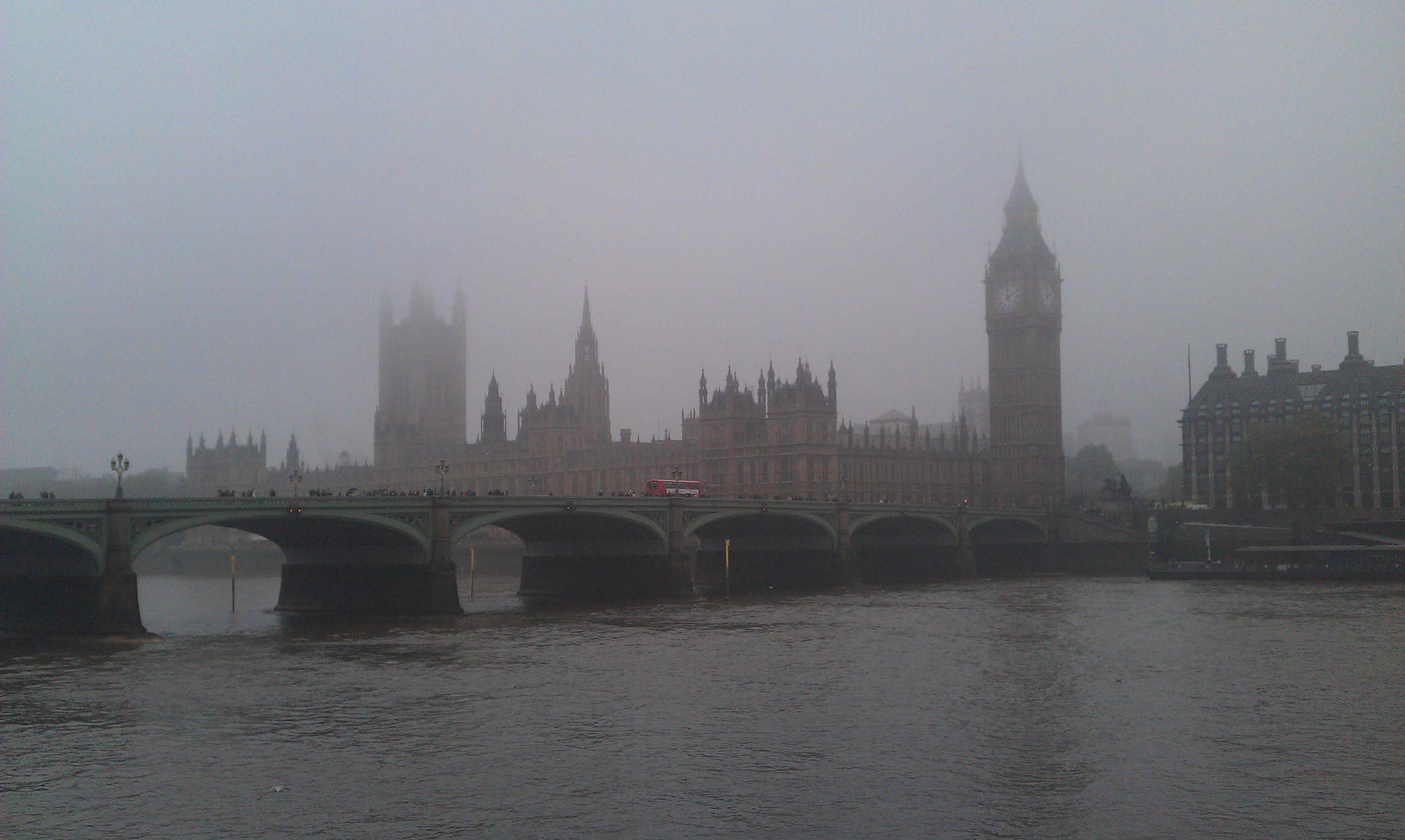Дождь в лондоне. Лондон туманный Альбион. Вестминстерский дворец в Лондоне туман. Лондонский туман (fumo di Londra) 1966. Англия и Великобритания туманный Альбион.