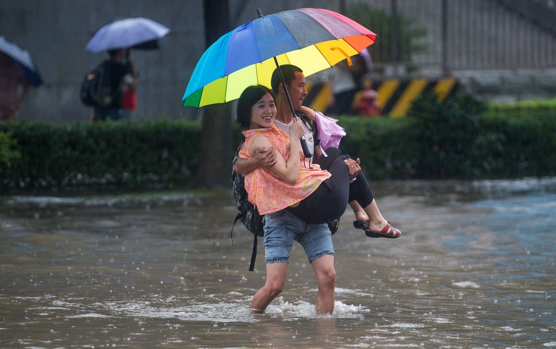 Дождь на китайском. Дождь в Китае. Муссонные дожди в Китае. Дождливый Китай.
