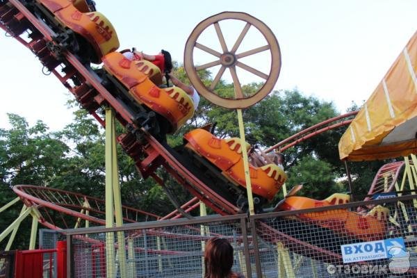 Карусели в Ейске парк Поддубного