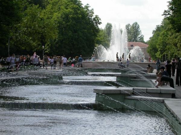 Памятник в городском парке Бобруйск