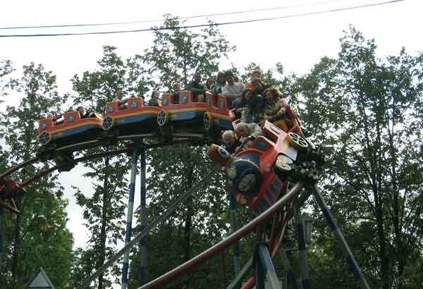 Аттракционы в ЦПКИО им. Горького