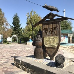 Памятник в детском парке в Орле