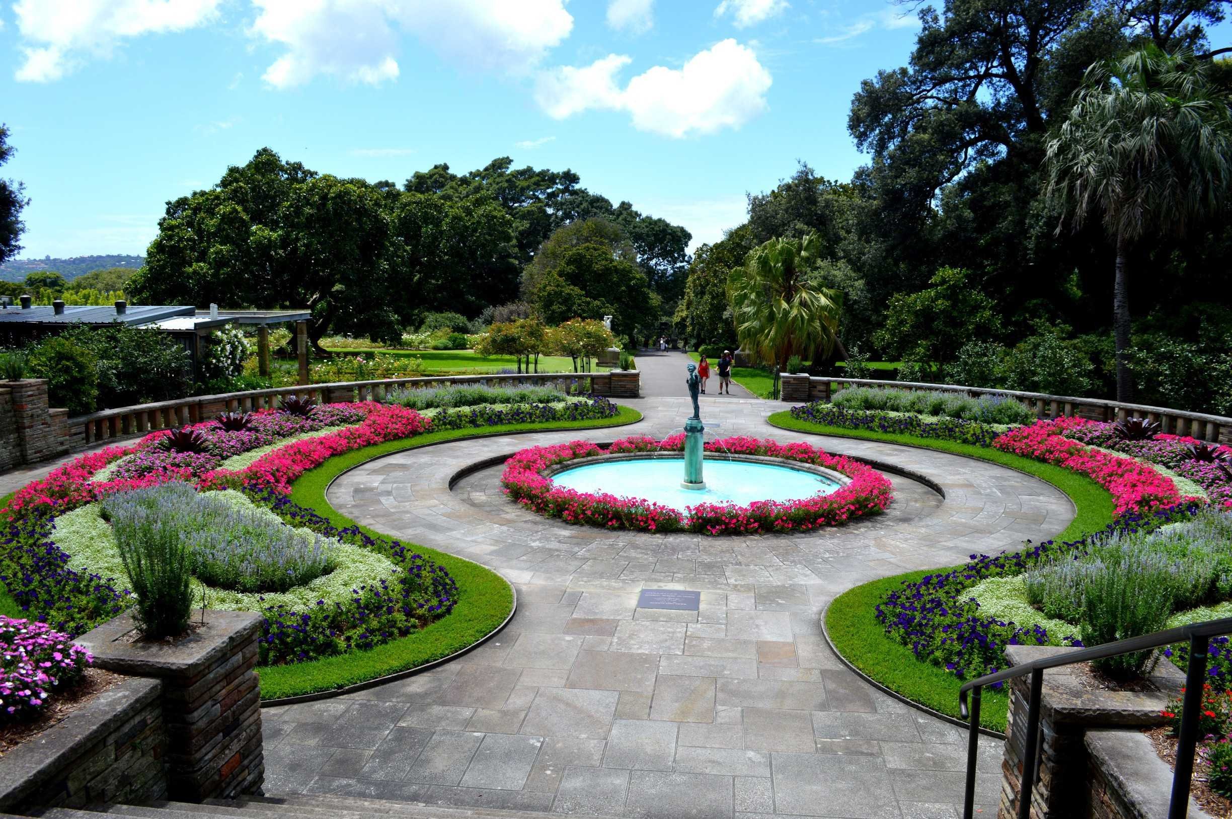Красивый парк рядом. Королевский Ботанический сад Франция. Австралия.Сидней.Королевский Ботанический сад. Ботанический сад Куала-Лумпура. Королевский Ботанический сад Тасмании.