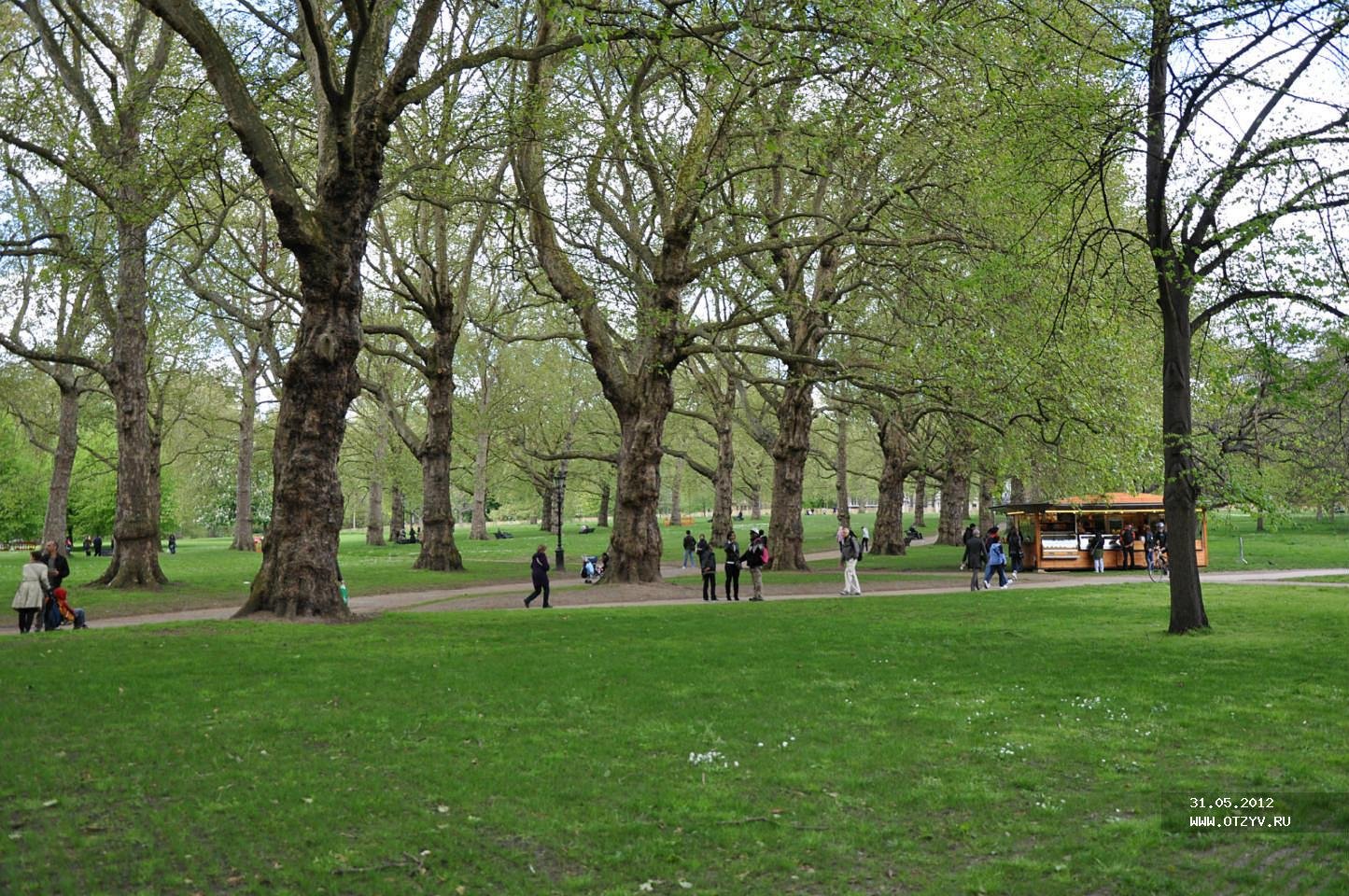 Зеленый лондон. Грин парк Великобритания. Парк в Лондоне Грин парк. Парк Грин парк в Лондоне дуэли. Лондон Грин парк мемориальные ворота.