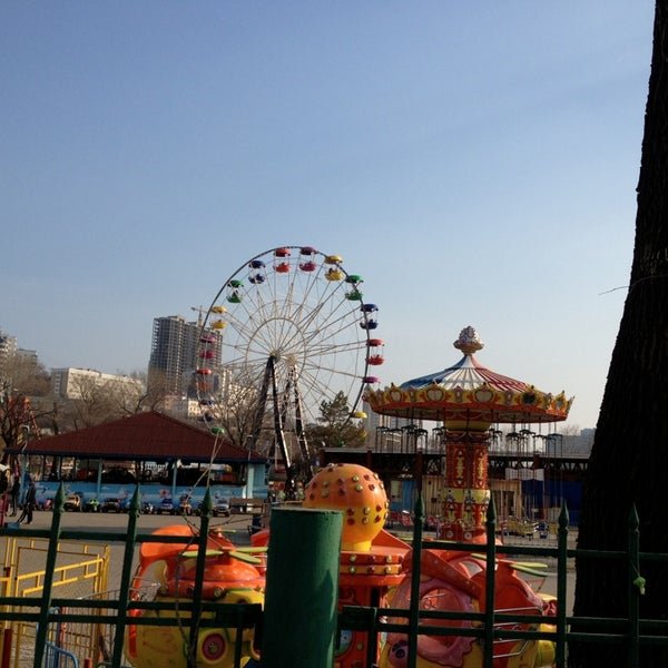 Парк аттракционов Владивосток набережная Карусель