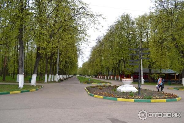 Аллея Автозаводского парка