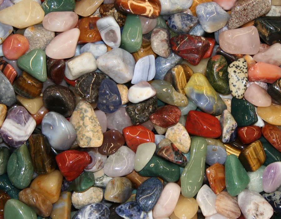 Коллекция самоцветов. Разноцветные камни. Цветные камушки. Коллекция камней. Красивые камушки.