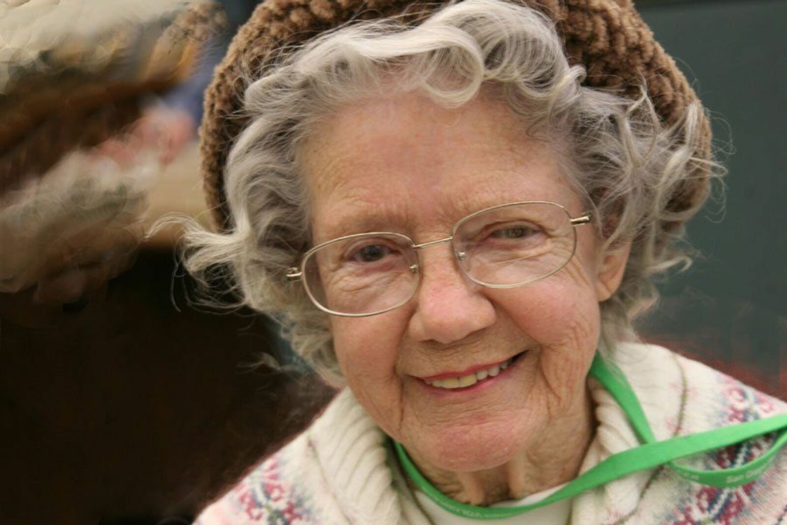Старых красивых баб. Милые бабушки. Пожилая англичанка. Добрая бабушка. Фото бабушки.