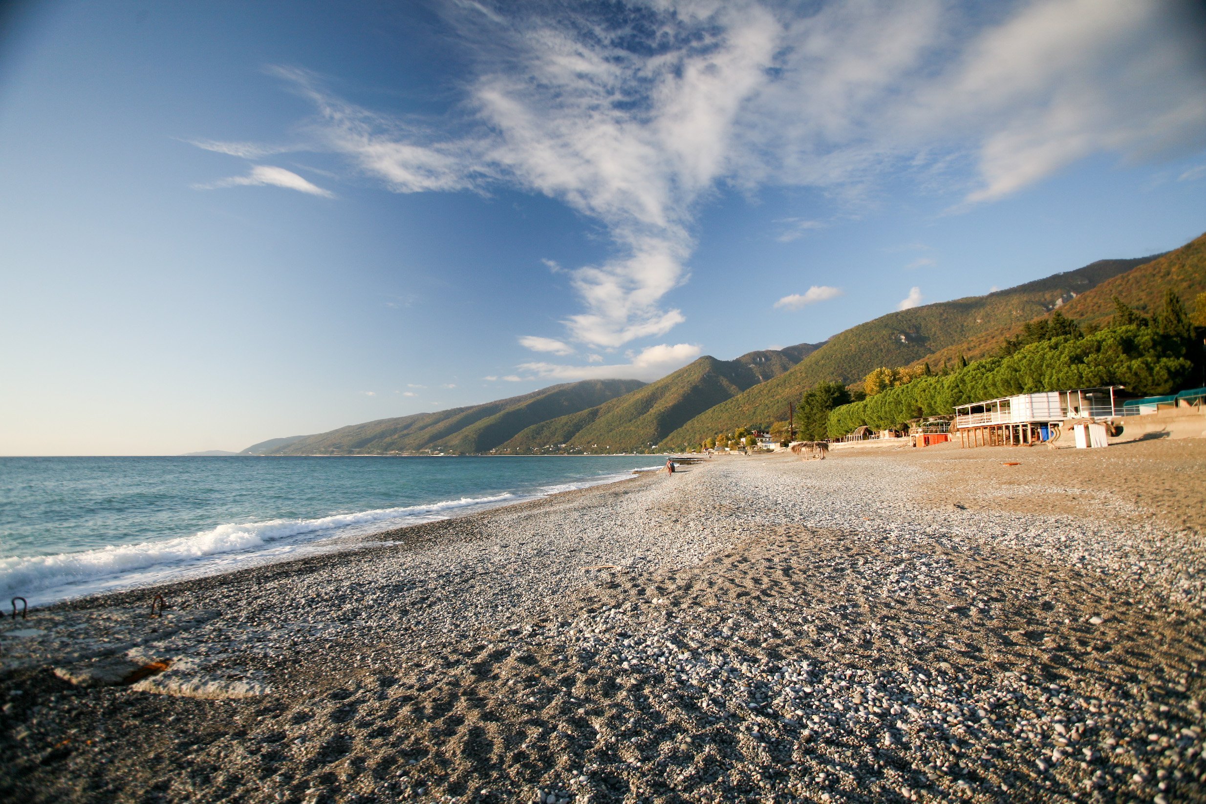 Гагра в августе. Пляж Гагра Абхазия. Песчано галечный пляж в Абхазии. Пляж в Гаграх Абхазия 2022. Marco Club Гагра Абхазия.