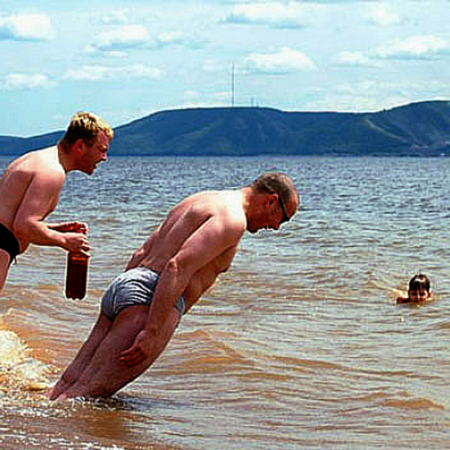 Хочется купаться. Смешные ситуации на пляже. Пляж юмор. Мужчины на пляже смешные. Приколы про море.
