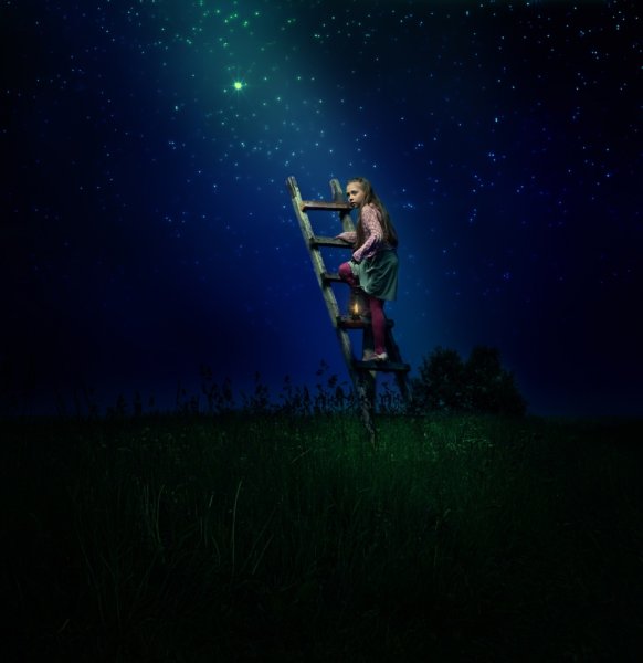 Мальчик под звездами