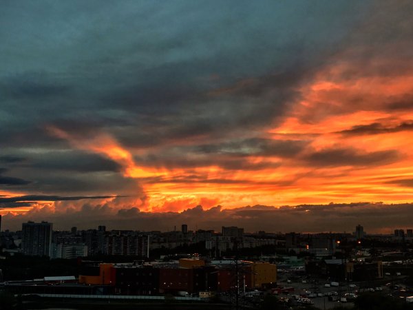 Город с красным небом