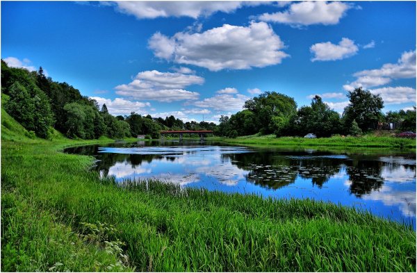 Речка небо голубое