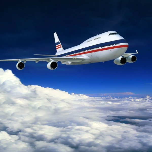 Самолет в полете
