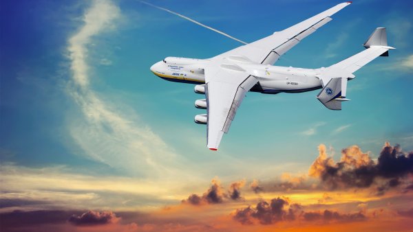 Самолет в небе