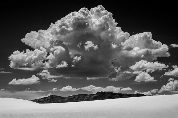 Облака на памятник