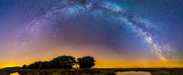 Светлое ночное небо