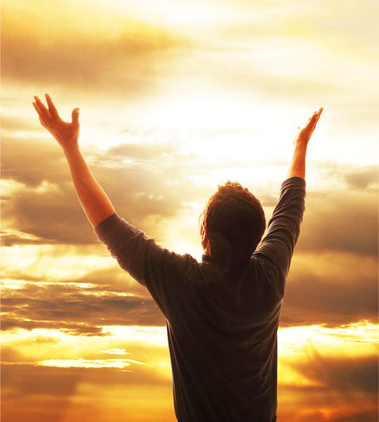 Рука тянется