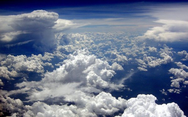 Заставка на рабочий стол над облаками