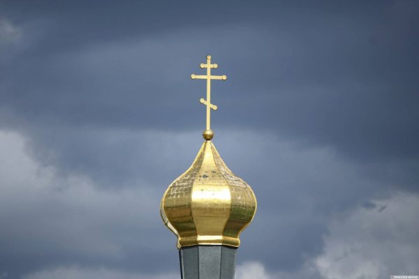 Купола церкви зима