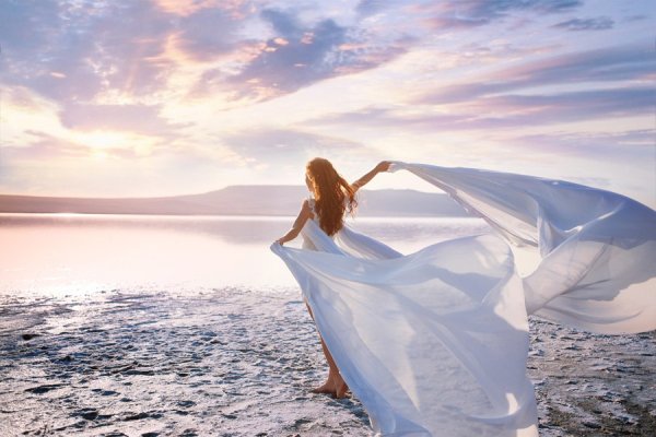 Человек на фоне неба