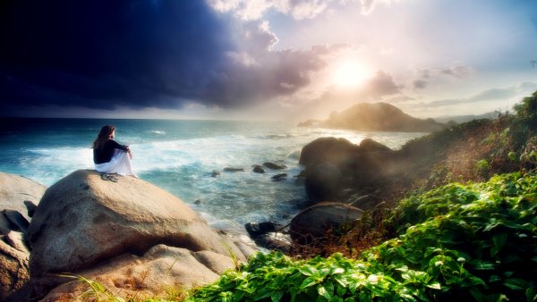 Девушки на природе и на море