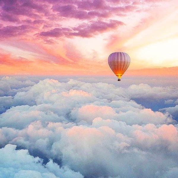 Воздушный шар в небе