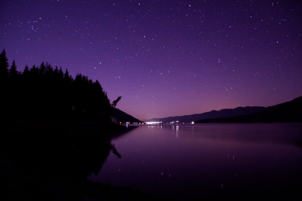 Фиолетовое звездное небо