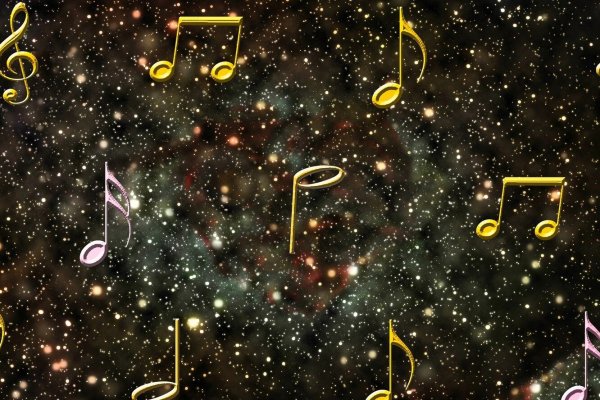 Девушка на фоне звездного неба