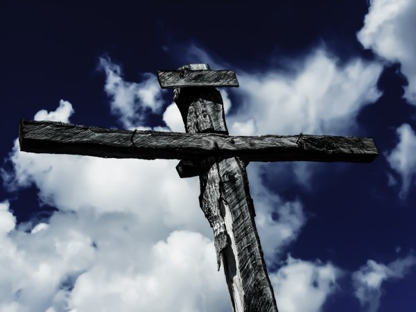 Крест в небе