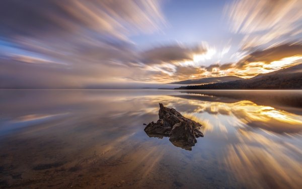 Отражение неба в воде