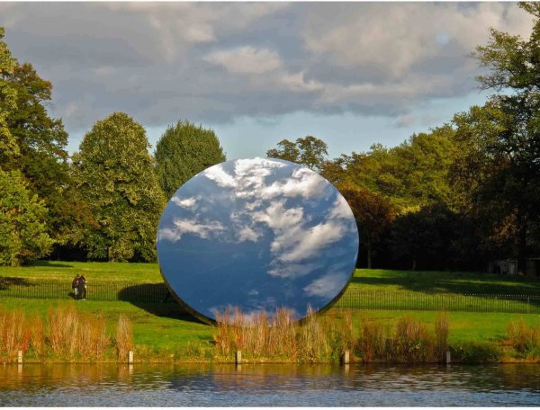 Солнце отражается в очках