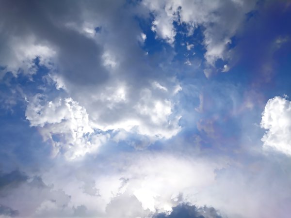 Небо сплошь закрытое облаками