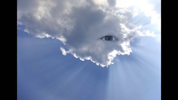 Облако с глазами