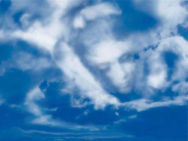 Лик Бога в небе