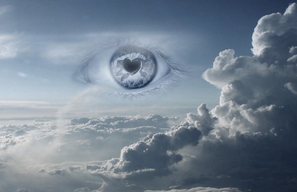 Глаза Бога в небе