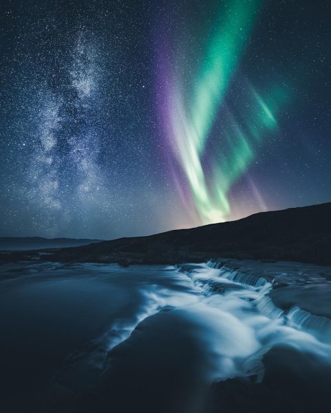 Северное сияние и Луна