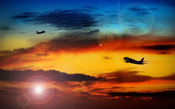 Самолет далеко в небе