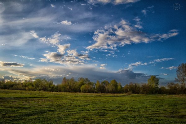 Солнце сквозь тучи
