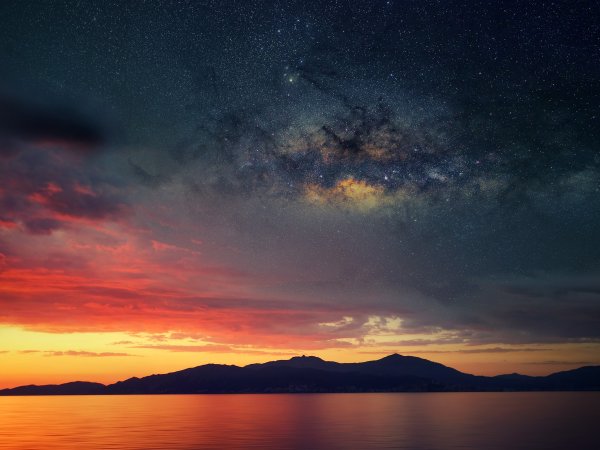 Закат море Маяк