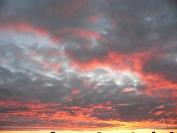 Рыжие облака