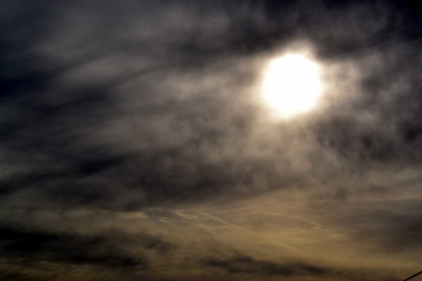 Мгла носилась